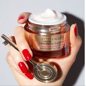 NEW Revitalizing Supreme+ Global Anti-Aging Creme